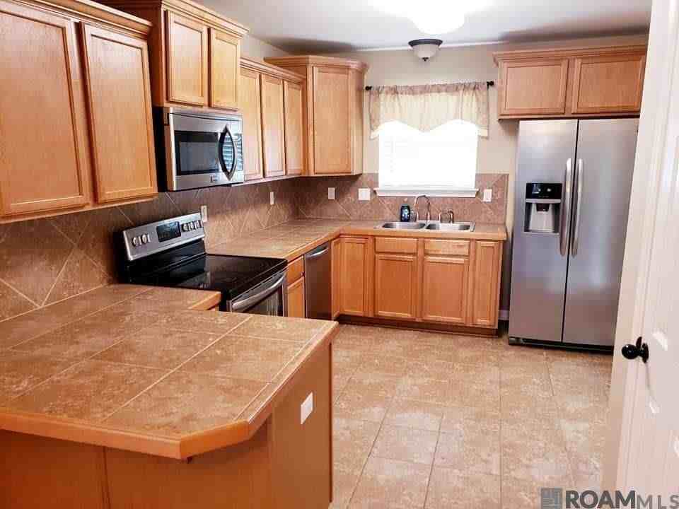 14364 Summerset Dr - Photo 3 of 11