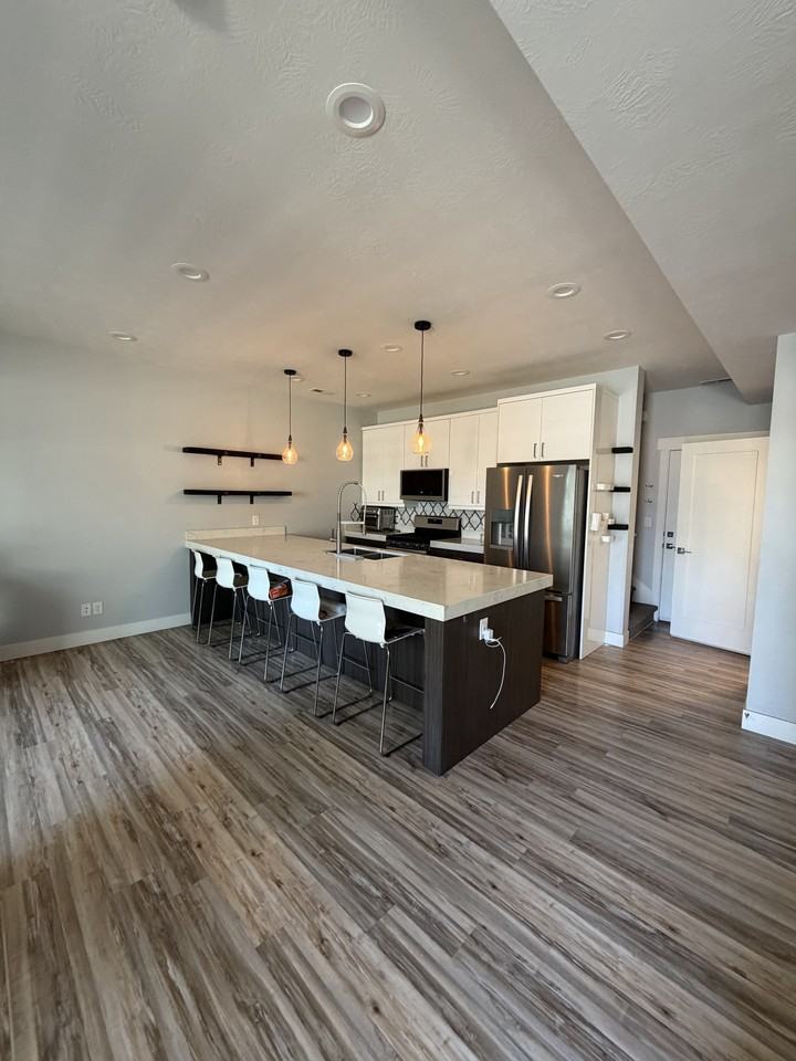 767 N Marmalade Ln - Photo 2 of 26