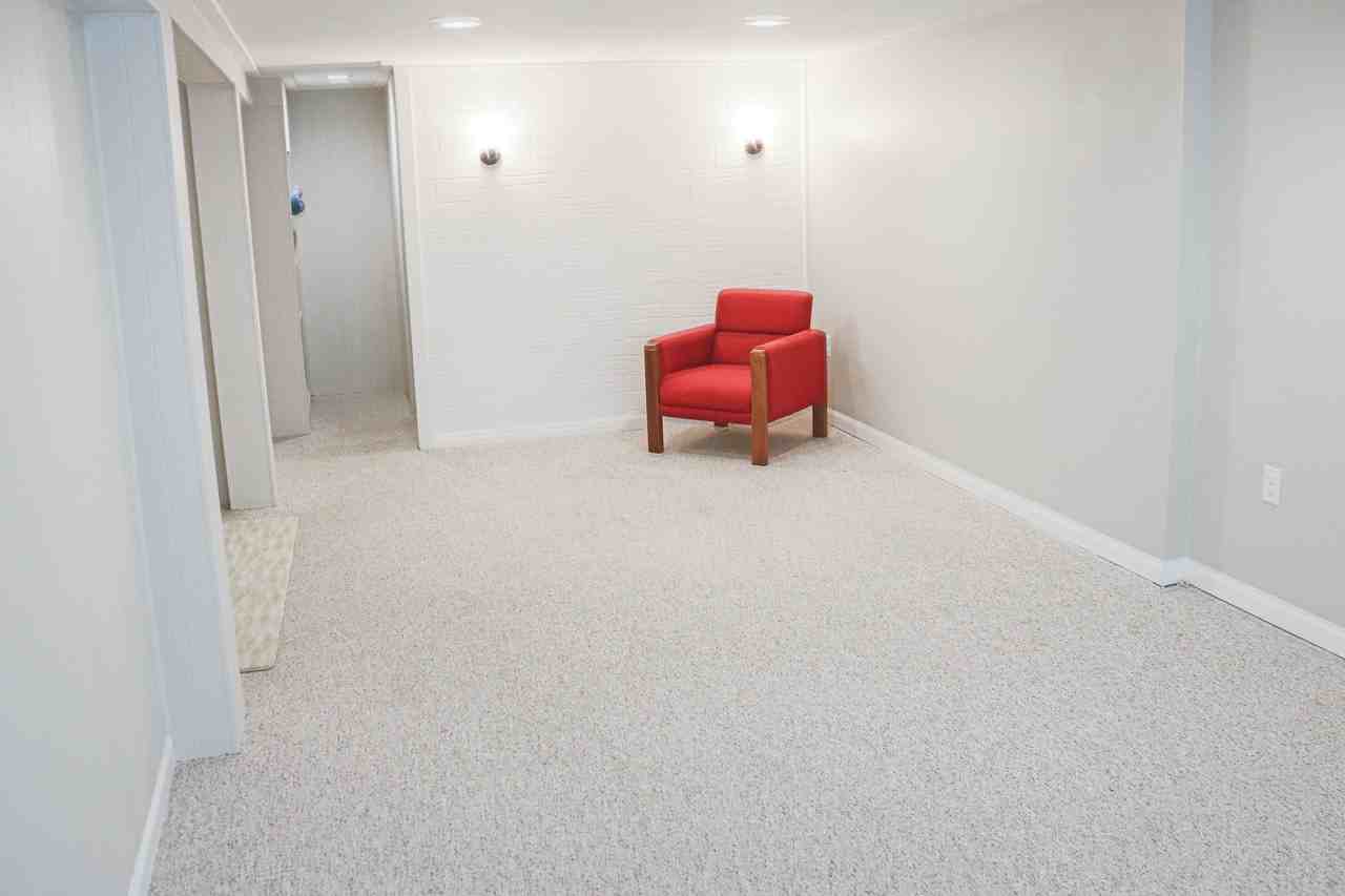 122 S Peters Ave - Photo 7 of 16