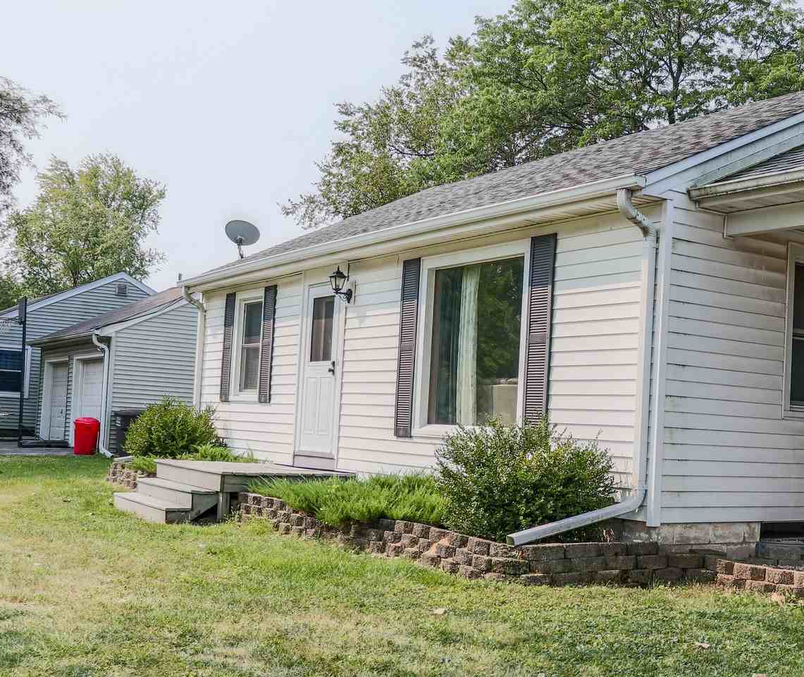 4309 S 35th St - Photo 3 of 9