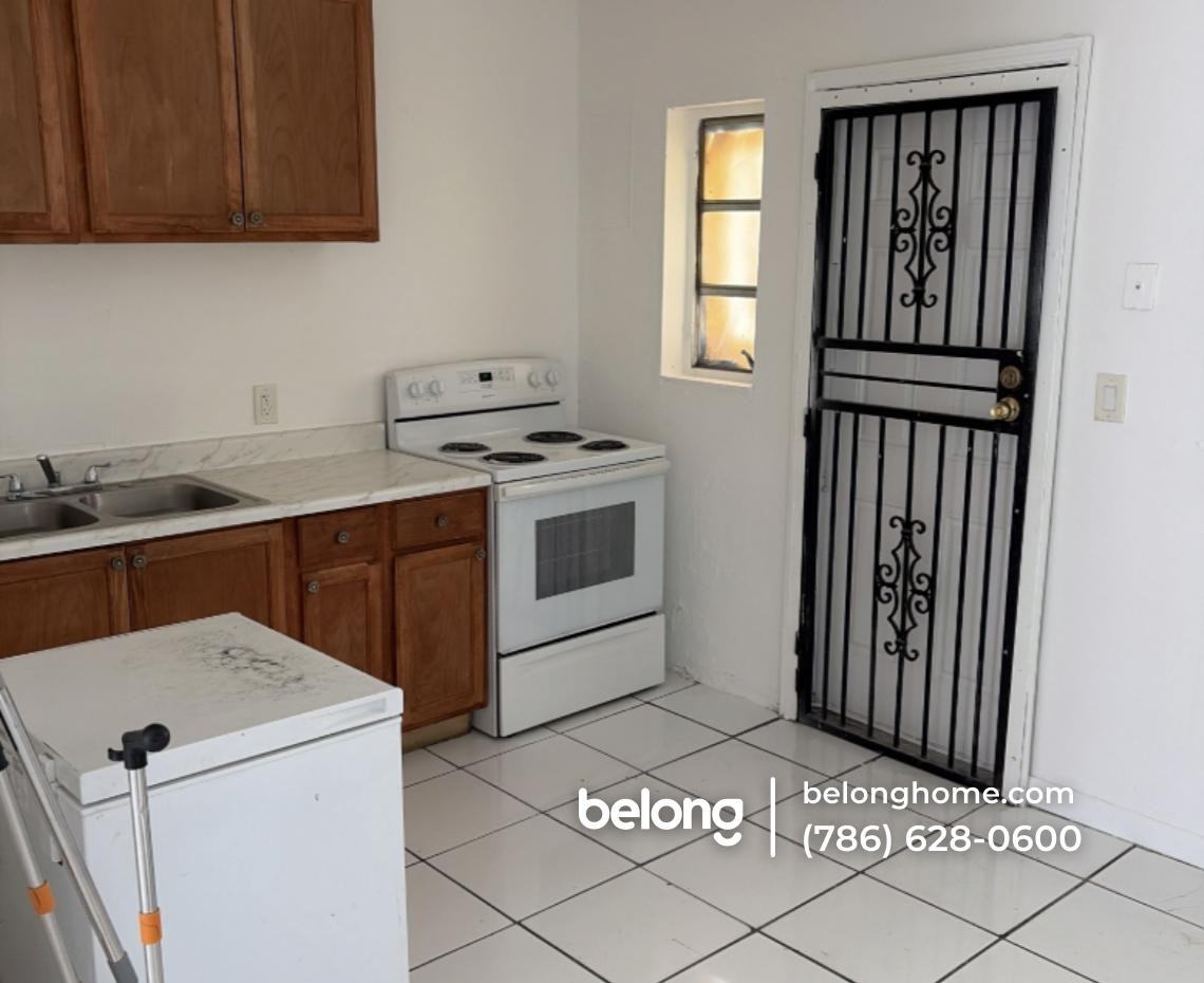 12520 Nw 22nd Ct - Photo 3 of 5