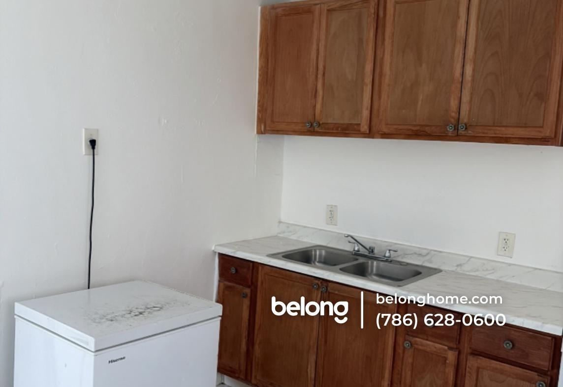 12520 Nw 22nd Ct - Photo 2 of 5