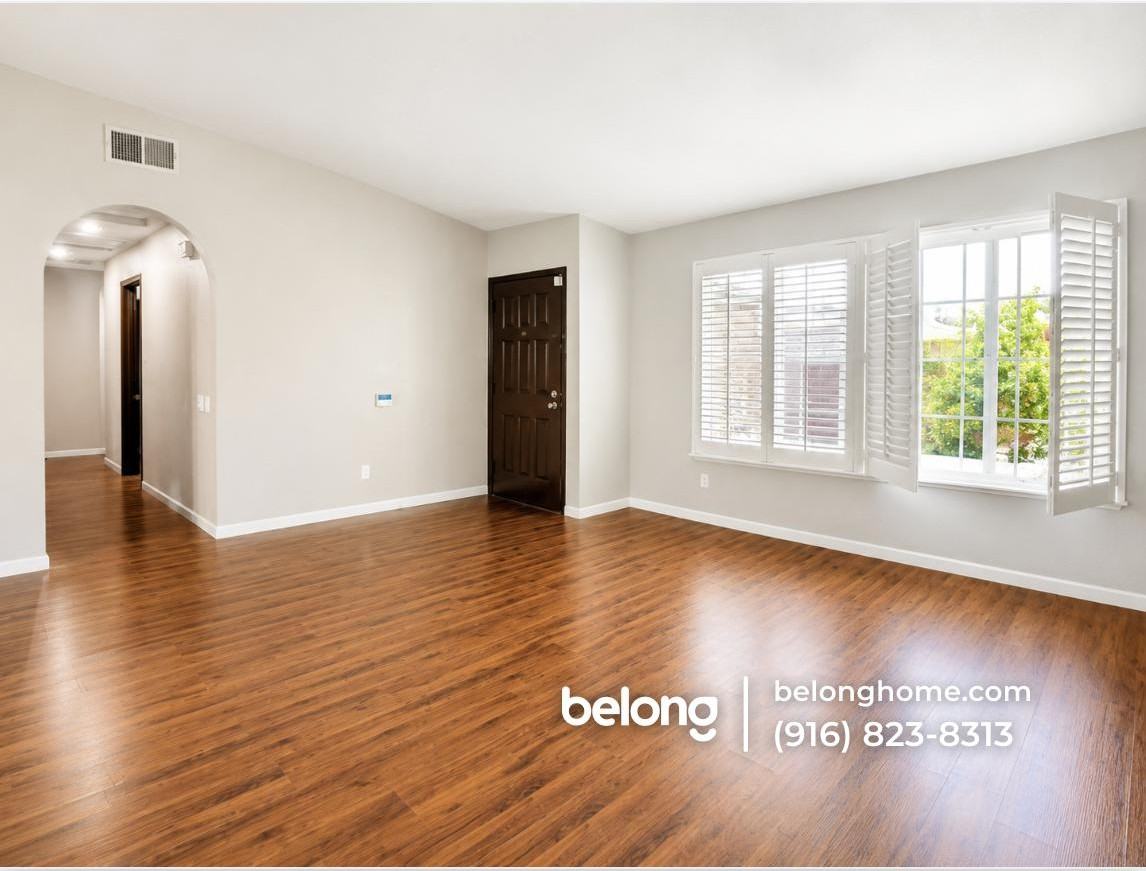 7137 Reyn Oaks Way - Photo 2 of 21