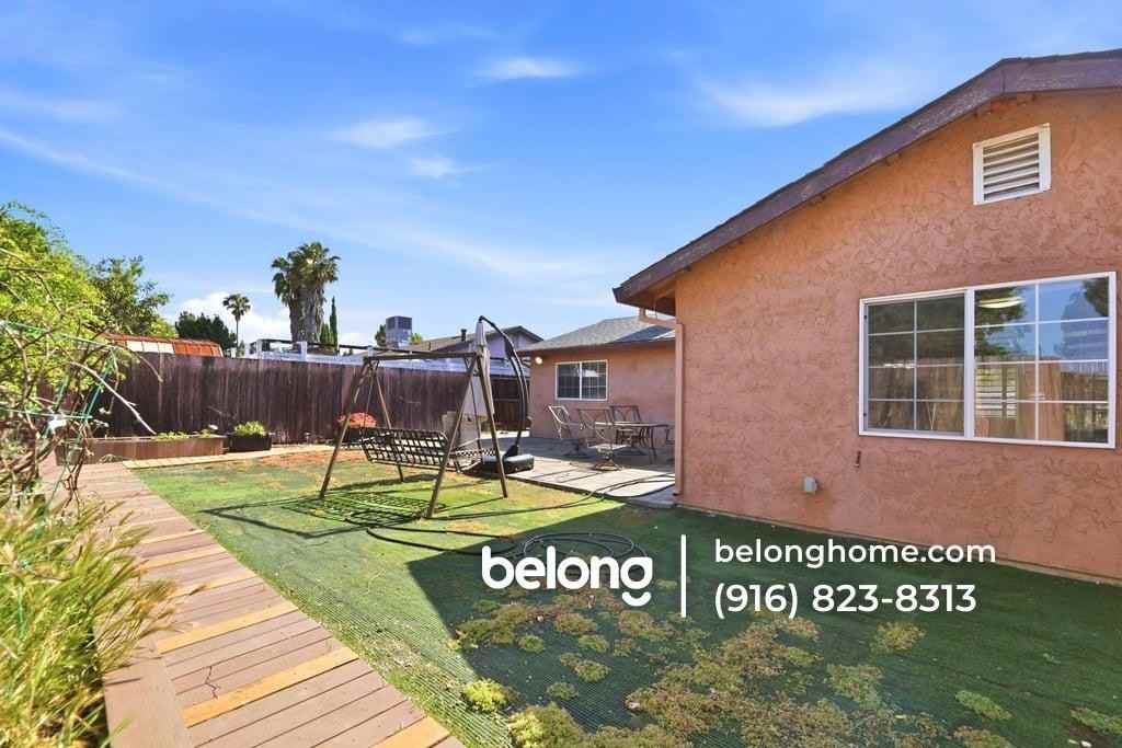 7137 Reyn Oaks Way - Photo 3 of 21