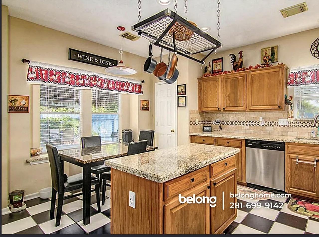 431 N Hampton Ct - Photo 2 of 5