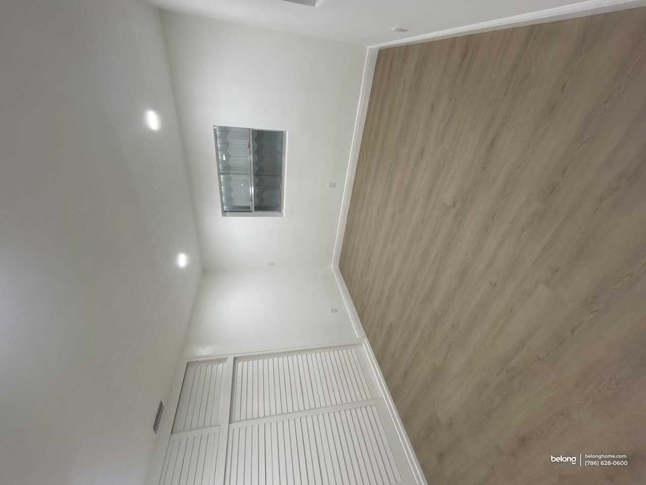 3050 Ne 9th Ter - Photo 5 of 15