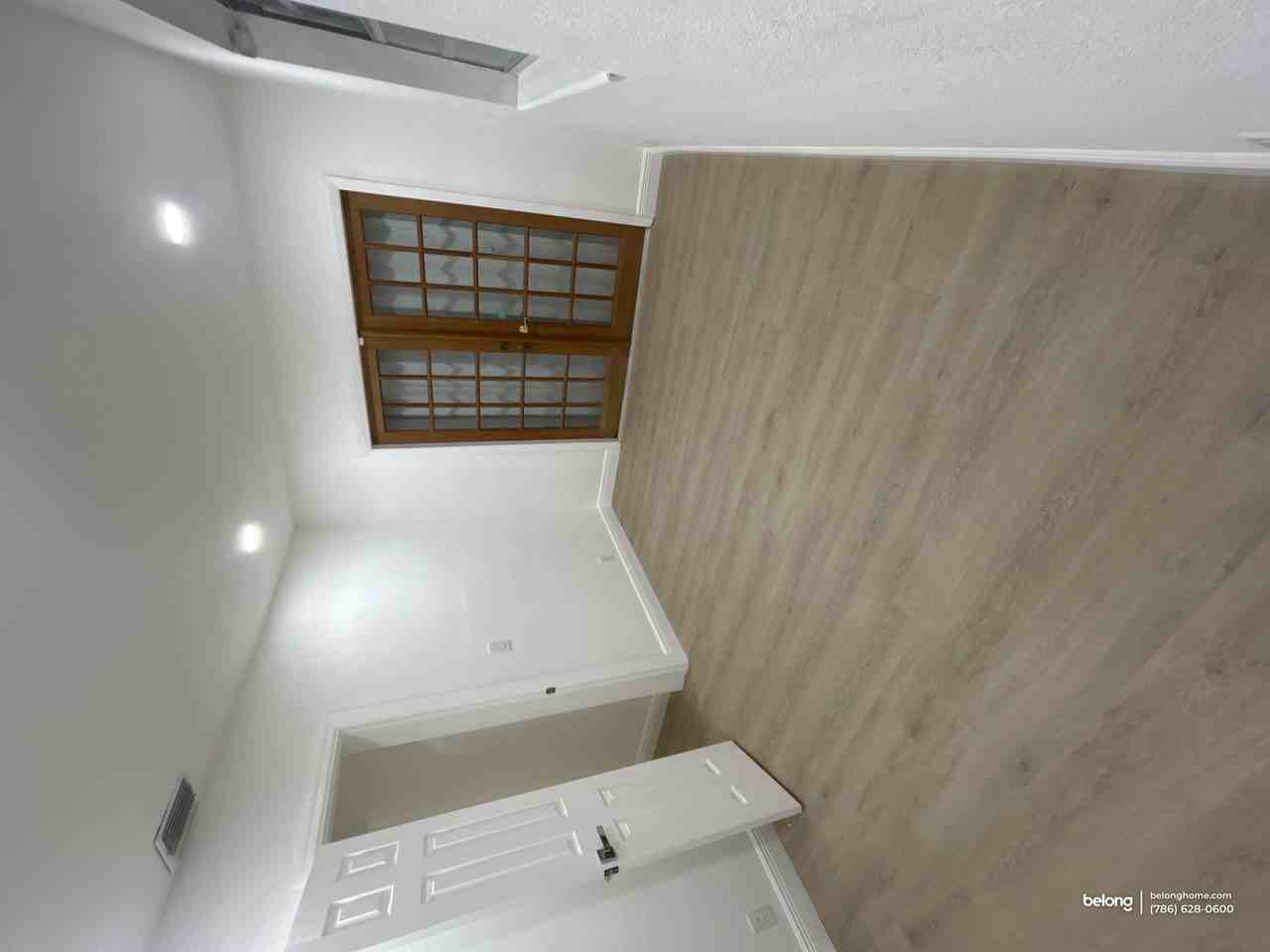 3050 Ne 9th Ter - Photo 7 of 15