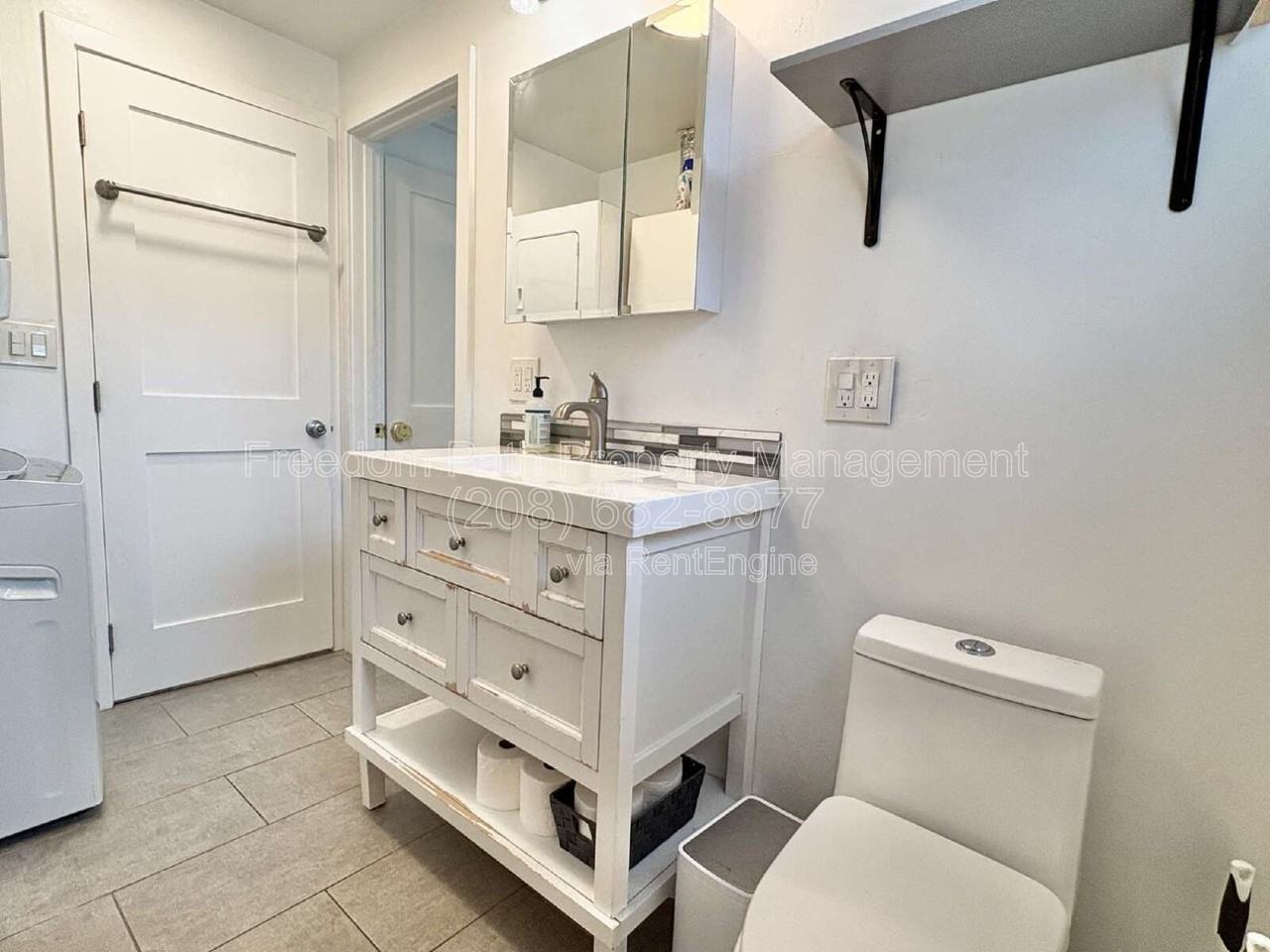 421 S 11th St - Photo 6 of 9