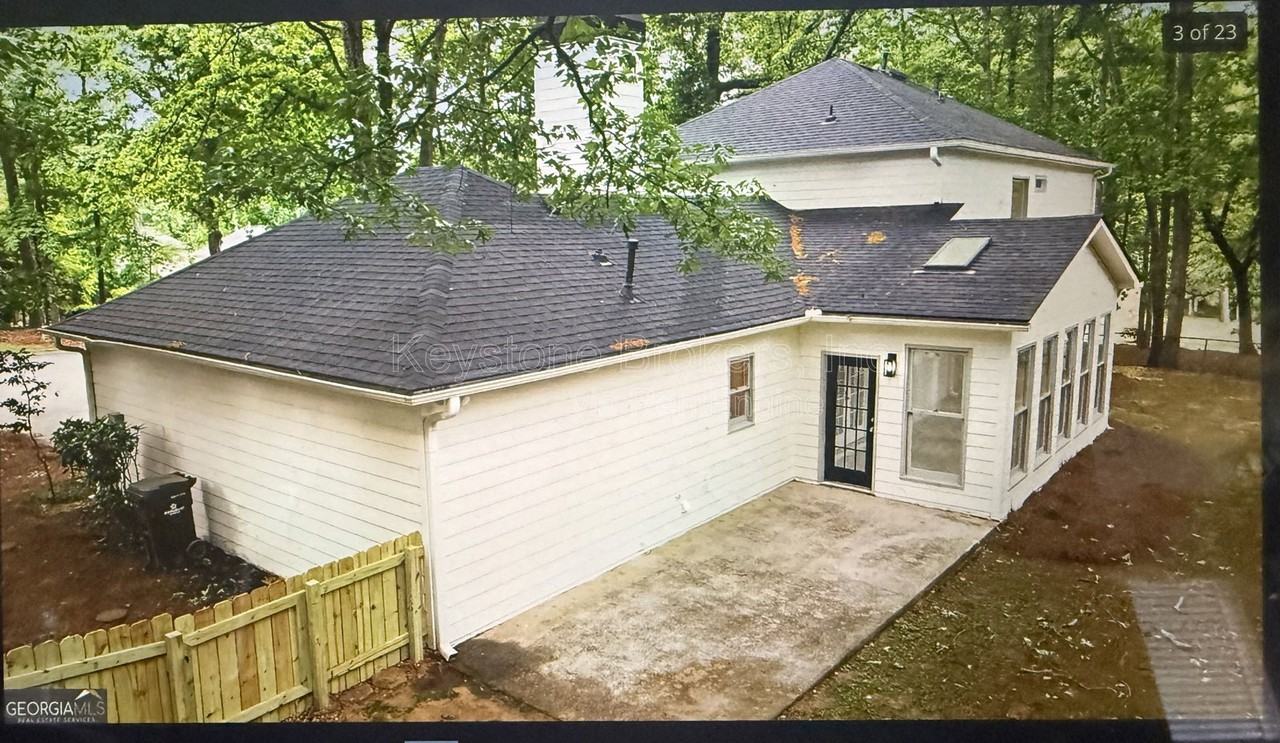 401 Vardon Way - Photo 2 of 10