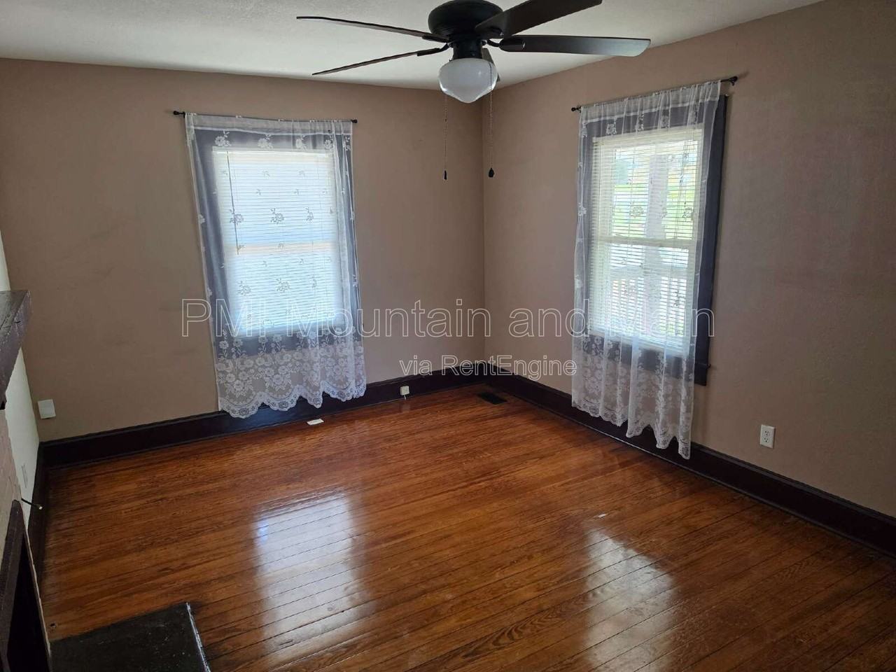 309 Dennis St - Photo 6 of 38