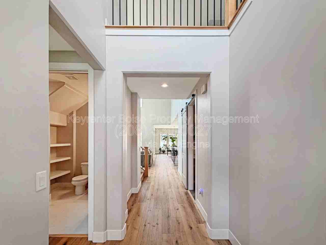 8423 W Brooks Dr - Photo 4 of 25