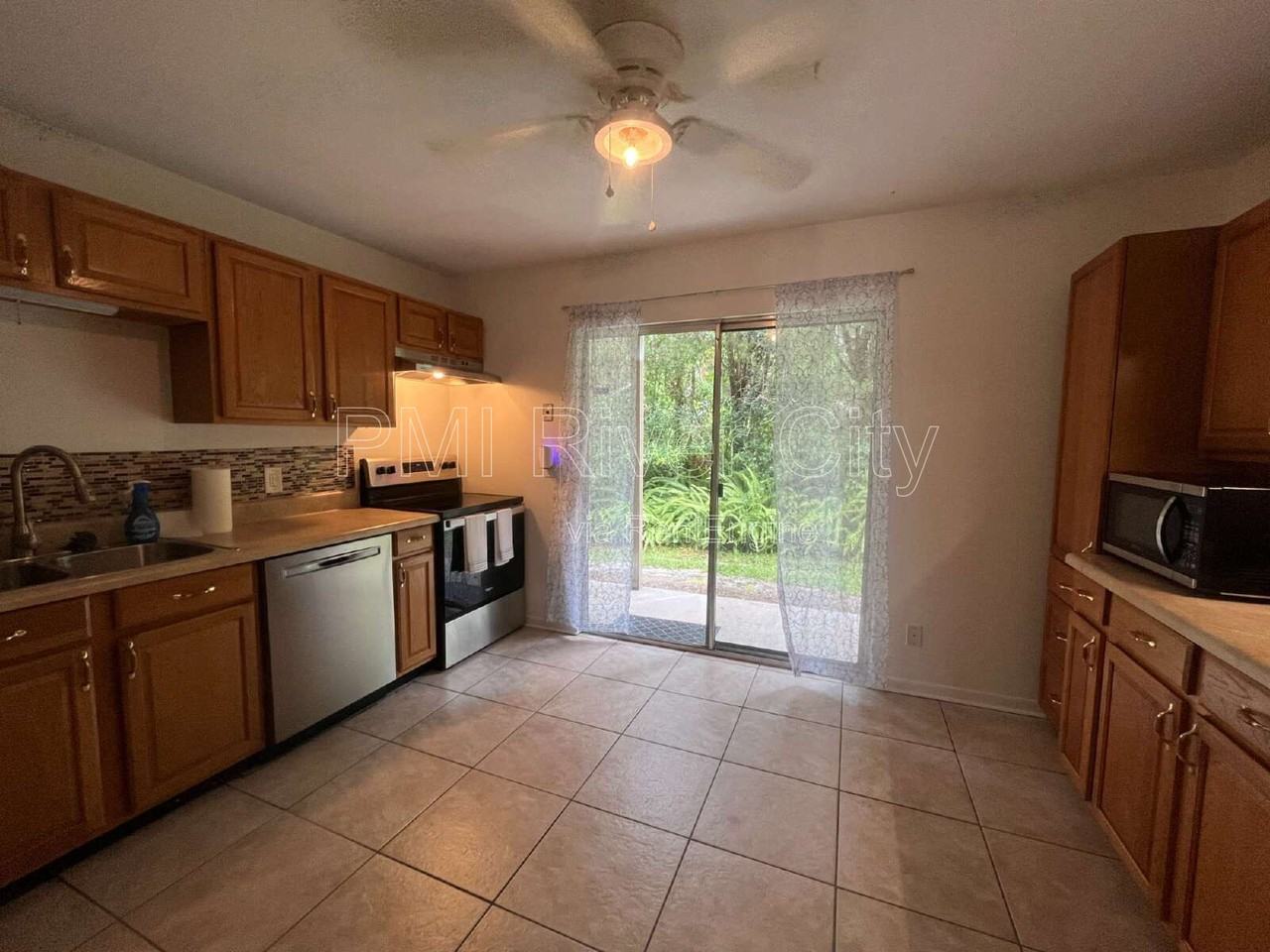 2300 Twelve Oaks Dr #F2 - Photo 6 of 20