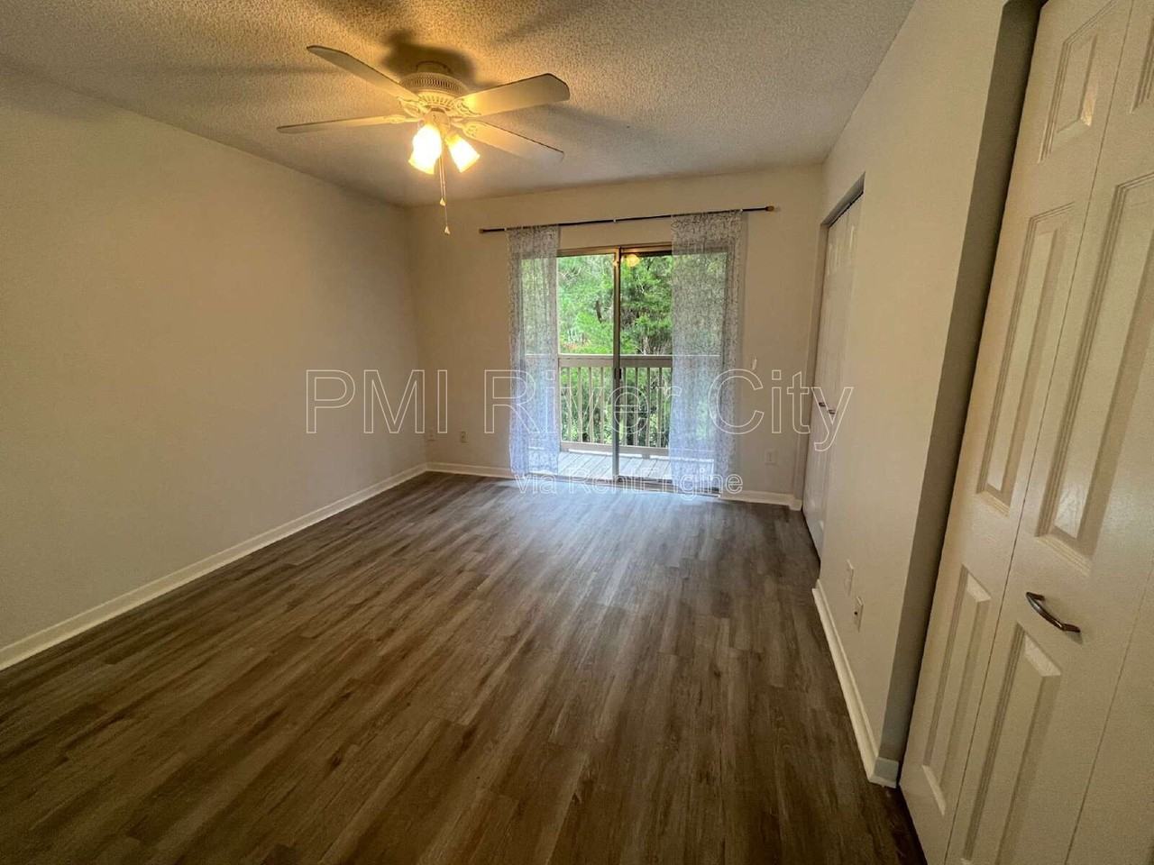 2300 Twelve Oaks Dr #F2 - Photo 6 of 19