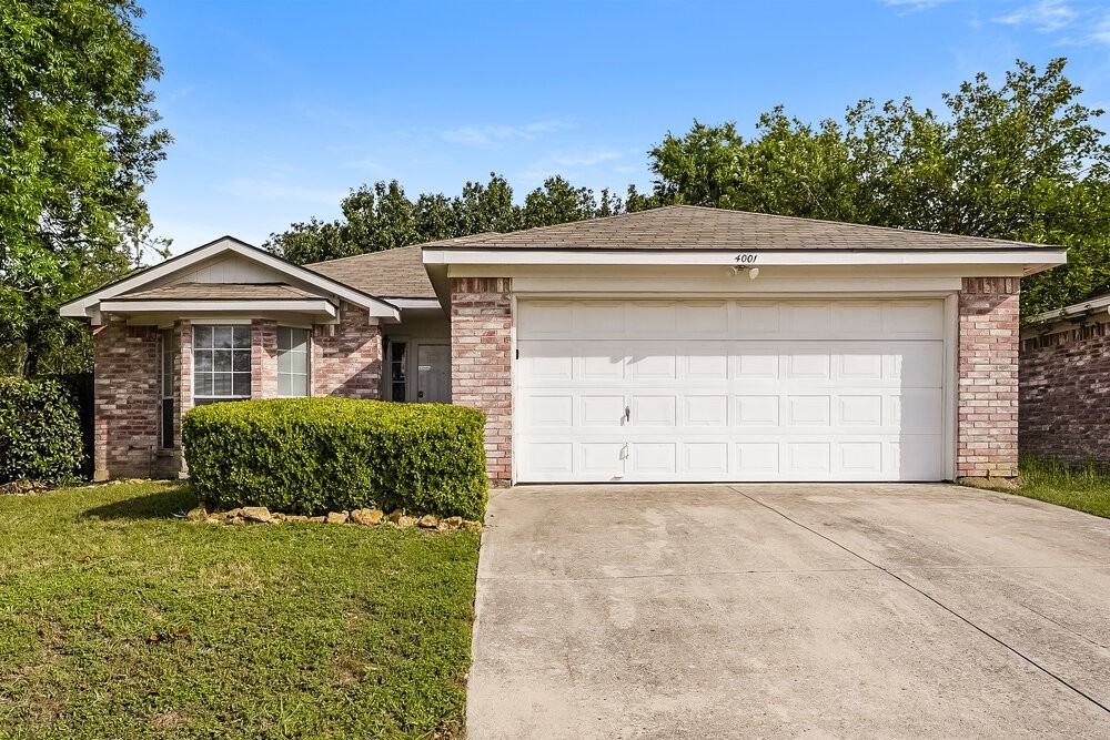 4001 Periwinkle Dr