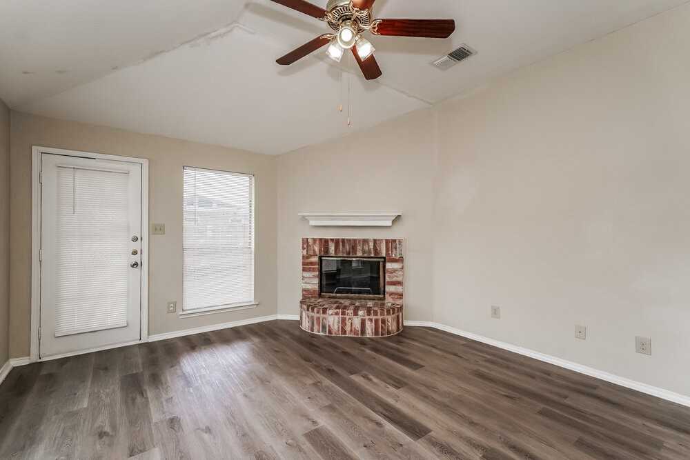 4001 Periwinkle Dr - Photo 3 of 16
