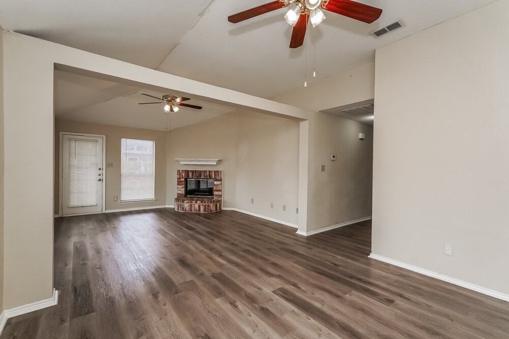 4001 Periwinkle Dr - Photo 7 of 16