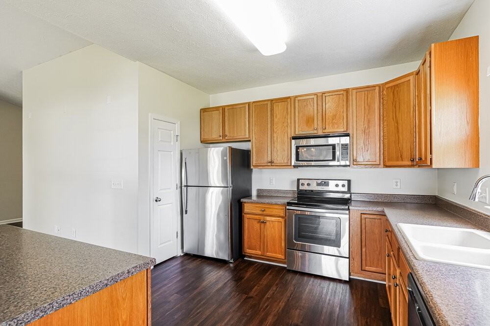 130 Megan St - Photo 7 of 16