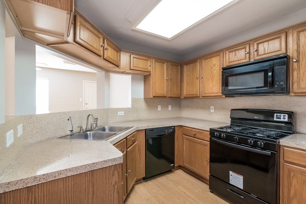 12231 Innisfall Cir - Photo 5 of 15