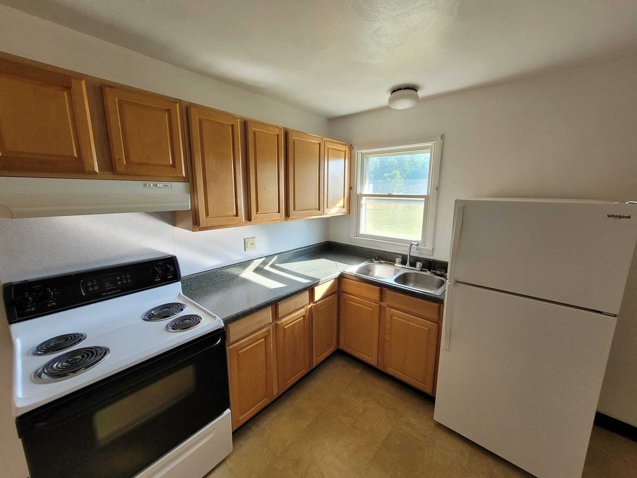 266 Hinkley Dr #3 - Photo 4 of 11