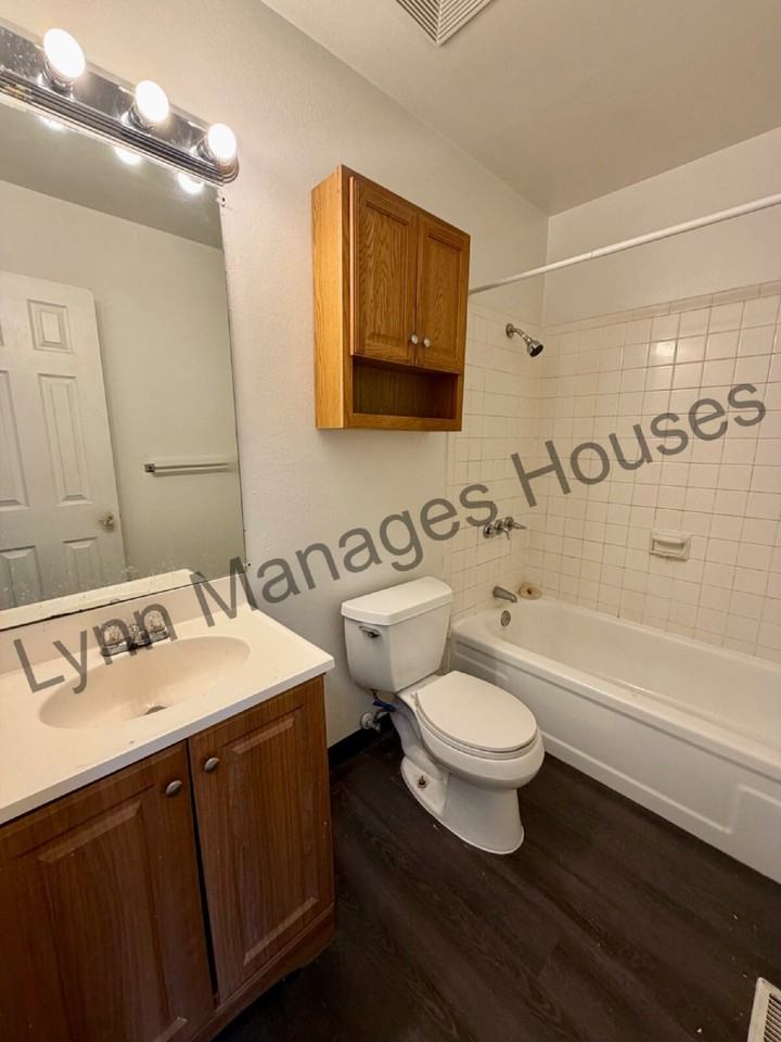 611 W 5th St - Photo 2 of 15