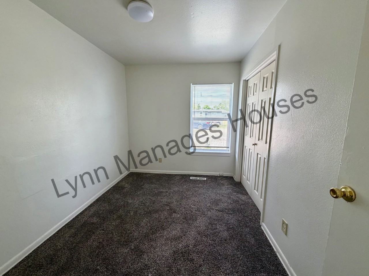 611 W 5th St - Photo 5 of 15