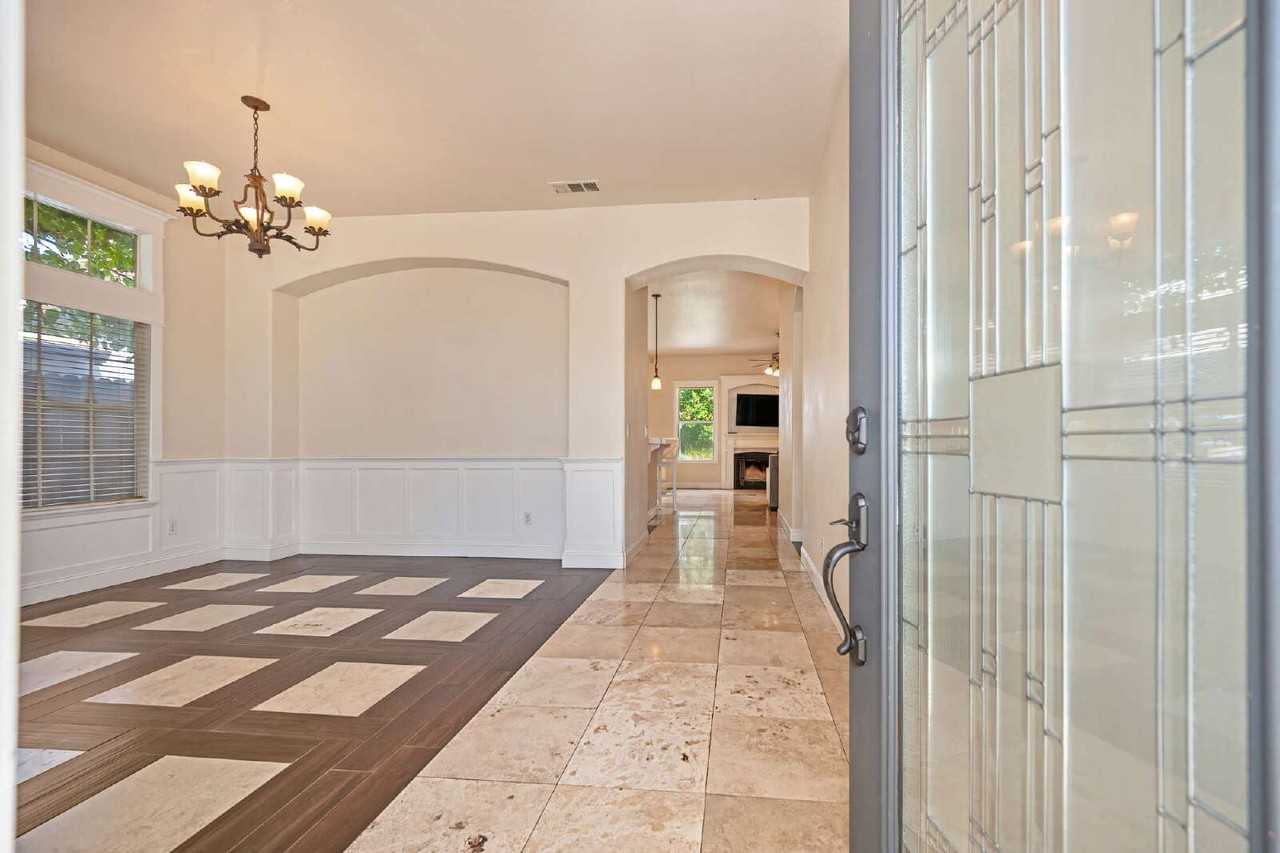 1690 Gill Dr - Photo 4 of 47