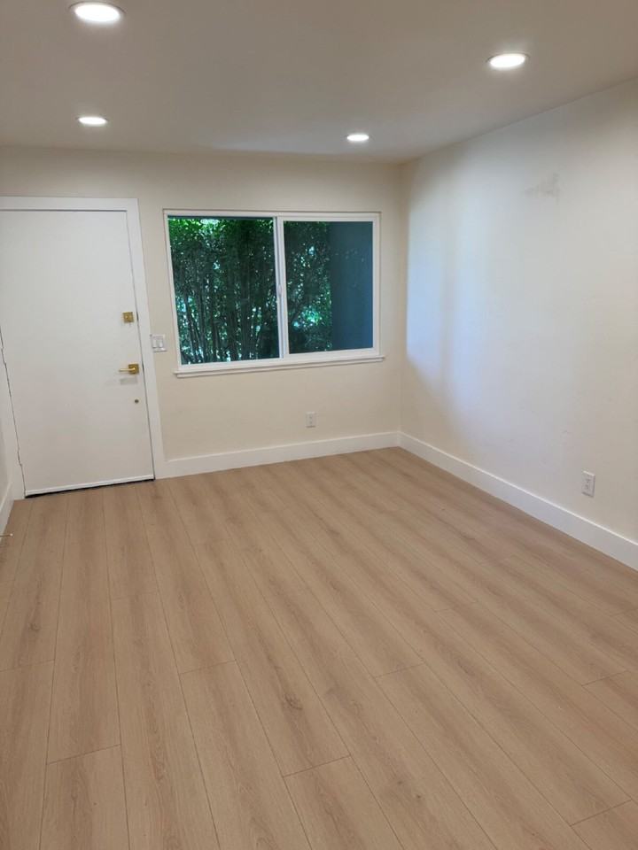 3818 Harbor St - Photo 4 of 17