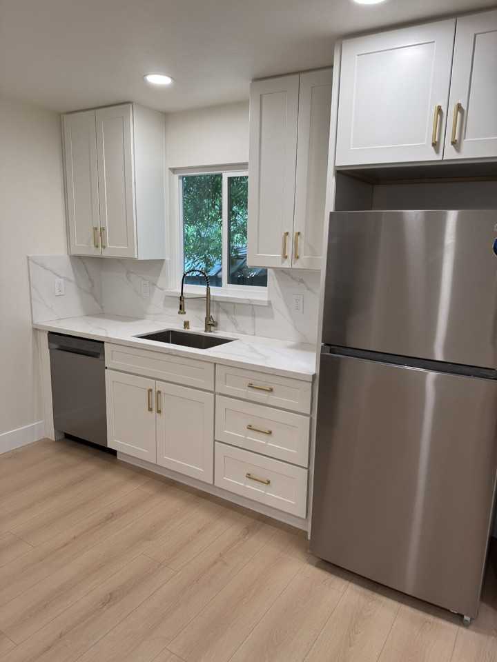 3818 Harbor St - Photo 6 of 17