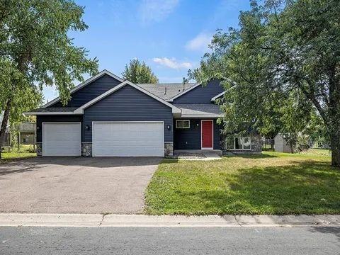 117 Mill Rd - Photo 2 of 35