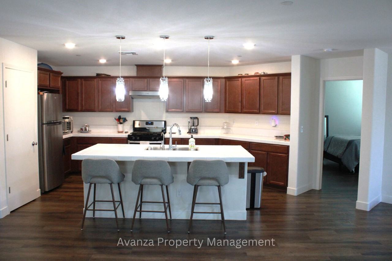 6857 E Cetti Ave - Photo 4 of 18