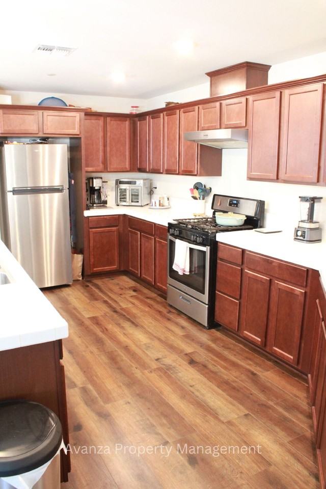 6857 E Cetti Ave - Photo 6 of 18