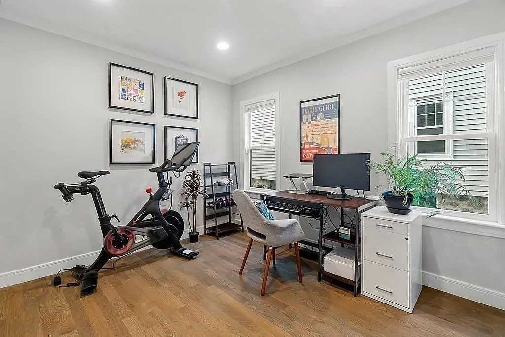 39 Hewlett St - Photo 4 of 9