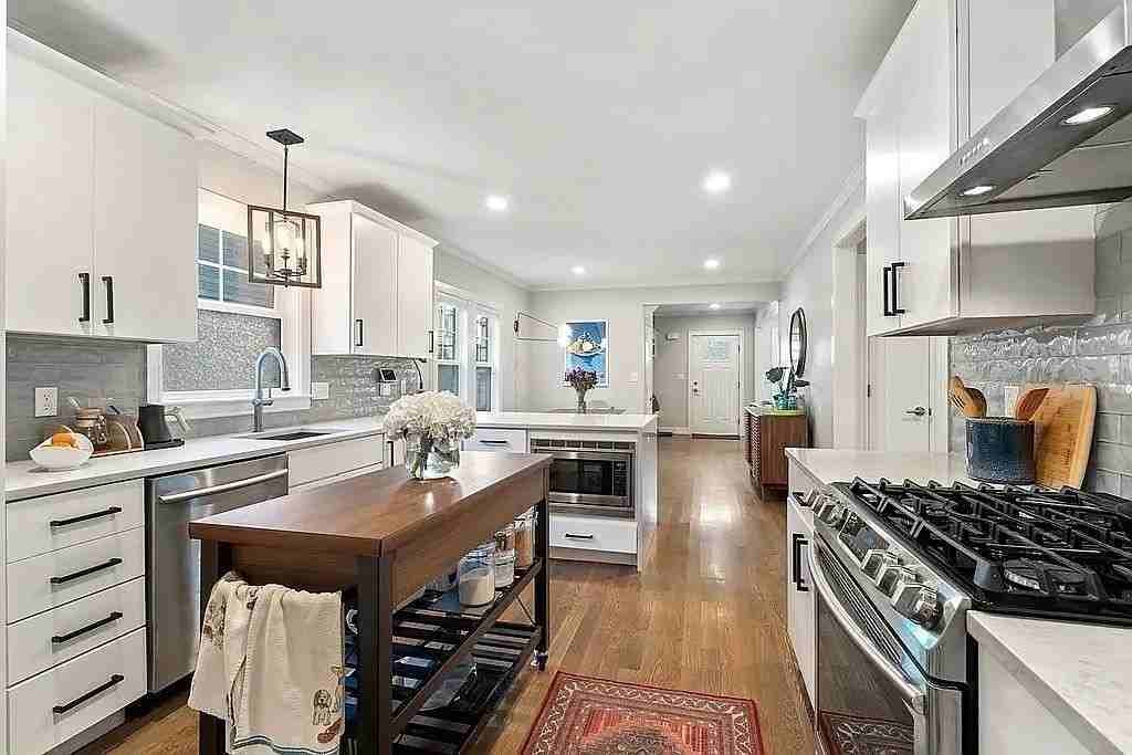 39 Hewlett St - Photo 6 of 9