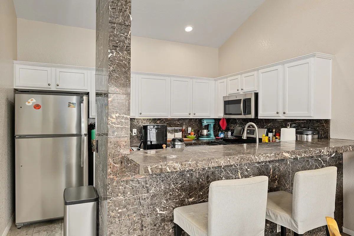 3635 3rd Ave - Photo 5 of 14
