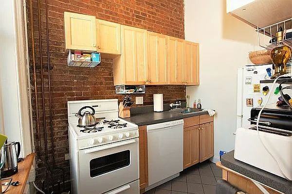 237 Flatbush Ave - Photo 5 of 20
