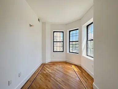 582 Alabama St - Photo 6 of 10