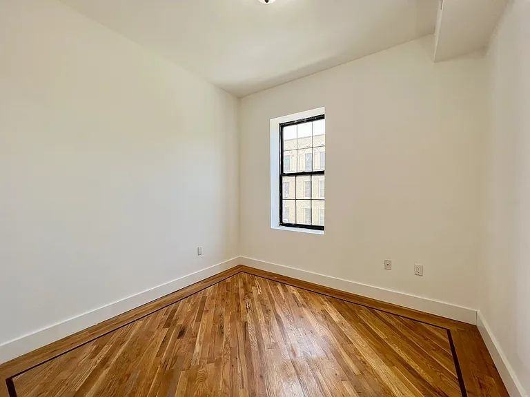 582 Alabama St - Photo 7 of 10
