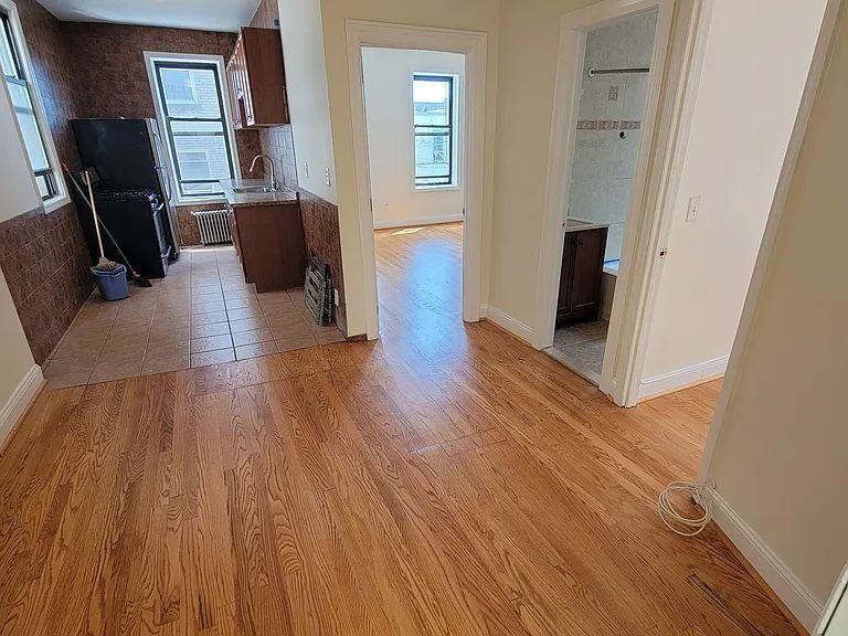 3321 12th Ave - Photo 4 of 12