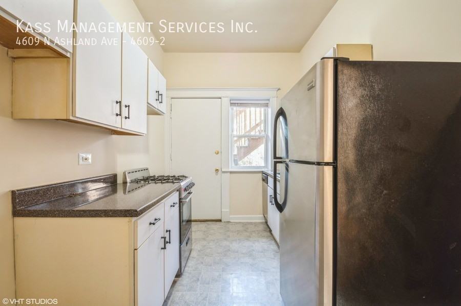 4609 N Ashland Ave #4609-2 - Photo 4 of 10