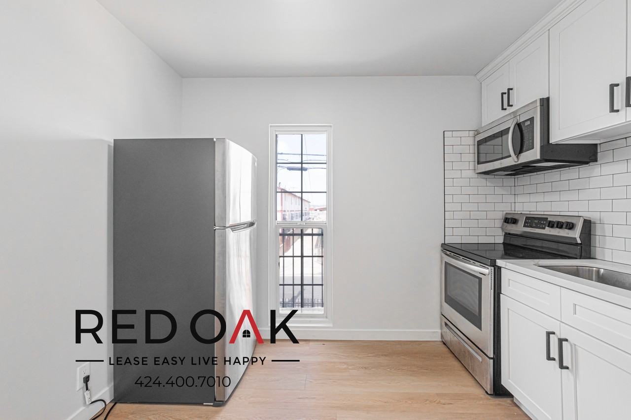 1540 W 145th St #1 - Photo 4 of 14