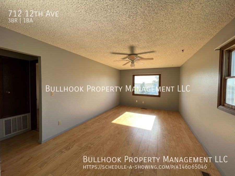 712 12th Ave - Photo 7 of 19