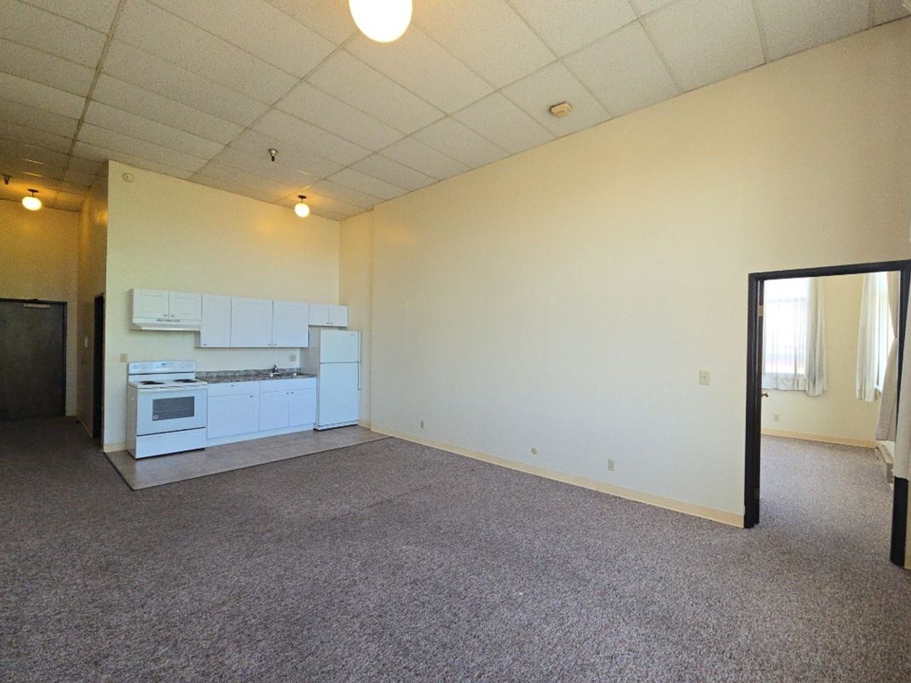 309 E [PRM: Andrew](23) - Photo 2 of 38
