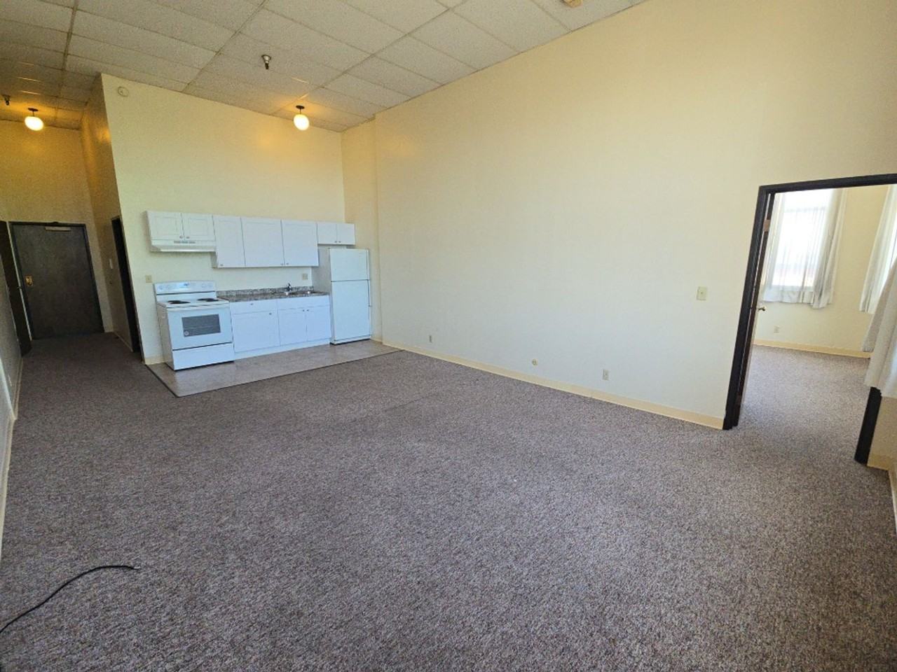 309 E [PRM: Andrew](23) - Photo 3 of 38