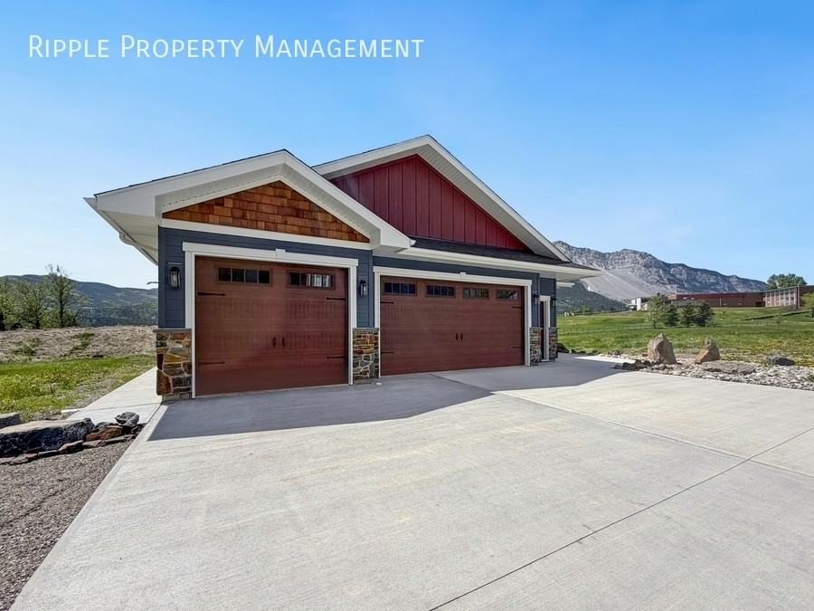 2925 214 St #MAIN - Photo 2 of 34