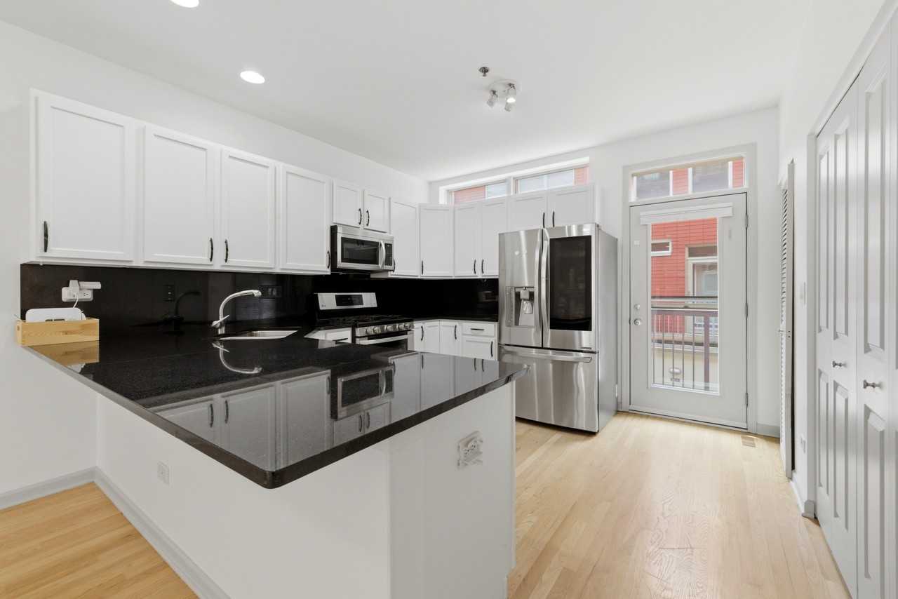 16 S Aberdeen St #NA - Photo 7 of 21