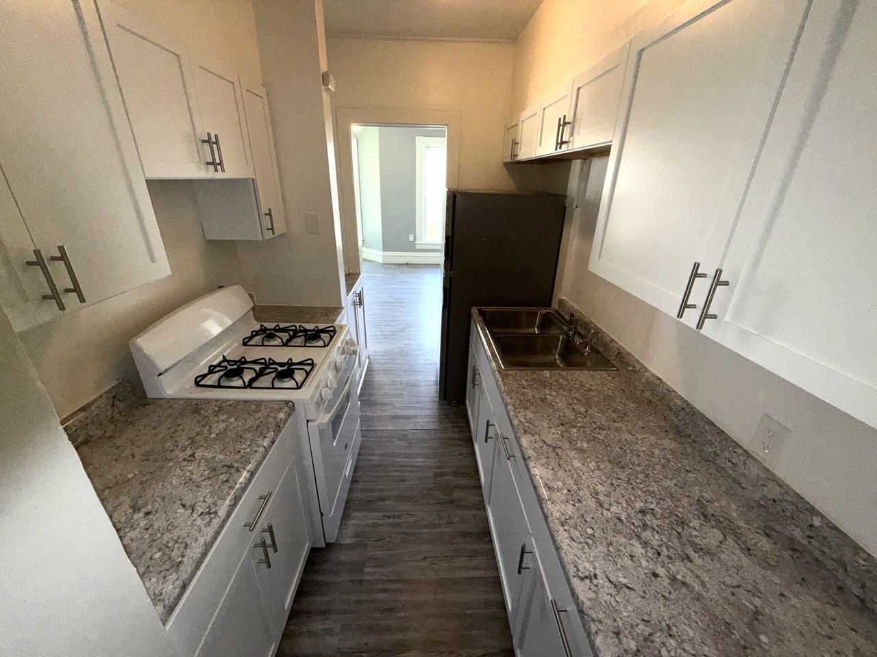 133 W 13th St #3 - Photo 4 of 13