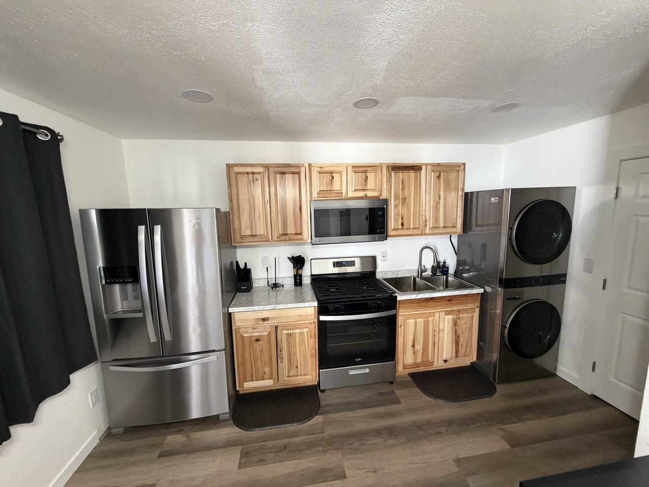 202 S Park Ave #214 - Photo 2 of 12