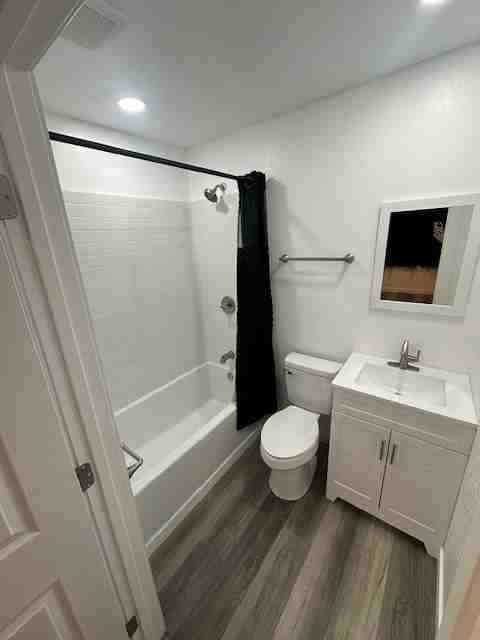 202 S Park Ave #214 - Photo 6 of 12