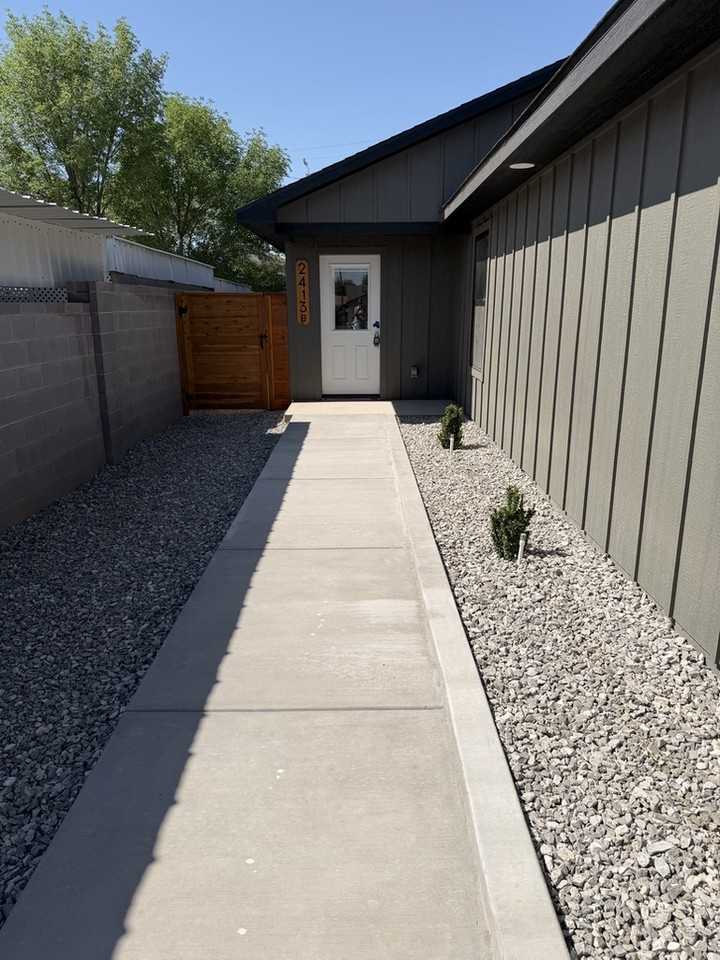 2413 Avenue B #B - Photo 3 of 17