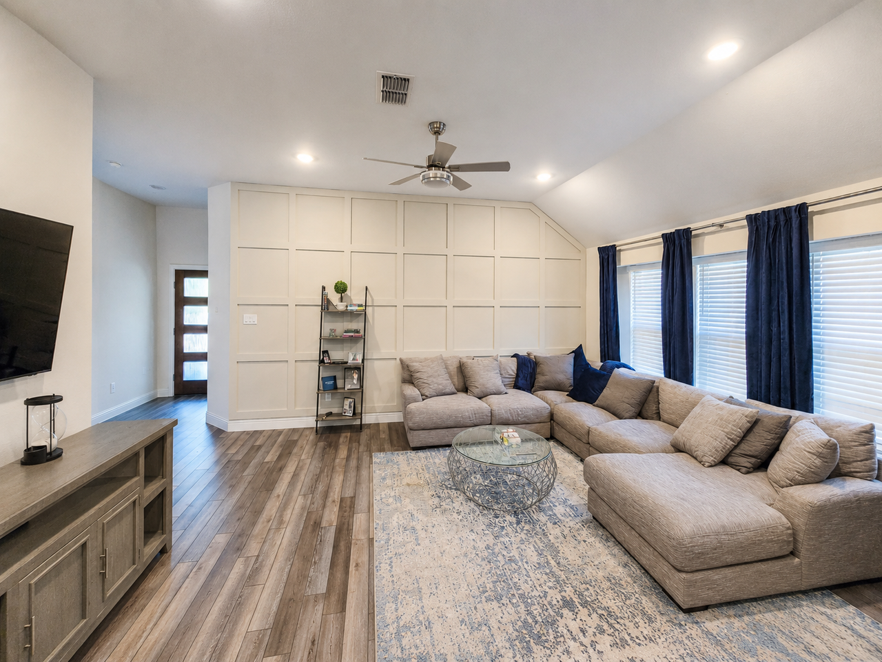 547 Concho St #NA - Photo 3 of 11